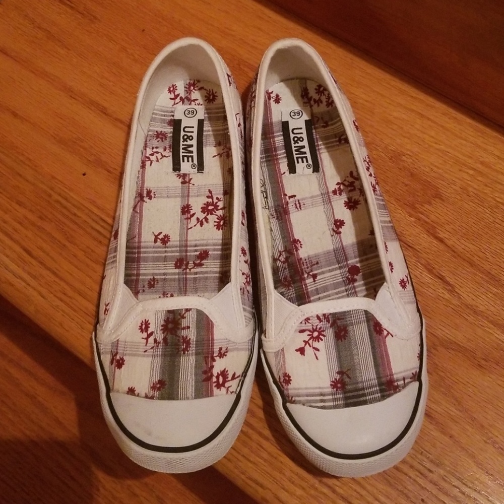 Slip-on - Shoes Size 6/7